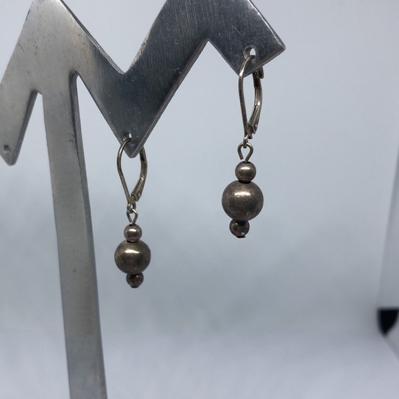 Vintage sterling silver ball shape dangle drop earrings classy timeless elegant - Picture 1 of 5